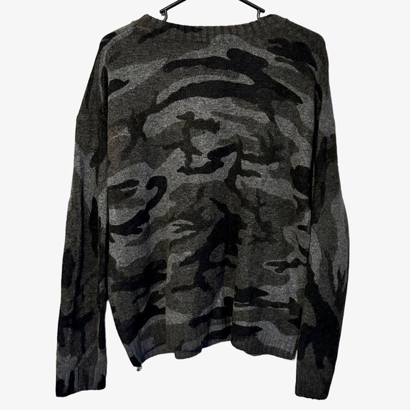 Rails Louie Charcoal Camo Sweater Size Large #835A-347A-090 - Picture 5 of 11